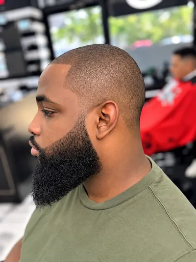 Full beard, shaped and lined up